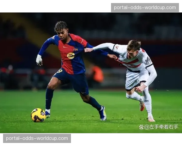 半场：巴萨1-0领先赫塔菲，亚马尔助攻莱万破门